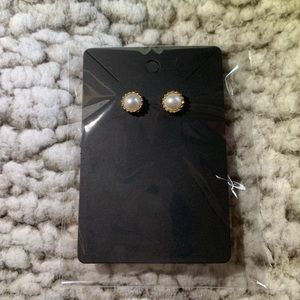 Pearl Earrings with Golden Edge